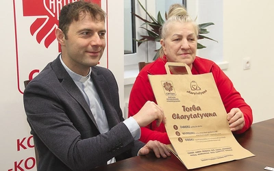 Ks. Łukasz Bikun i Danuta Śliwińska zachęcają do udziału w szlachetnych inicjatywach.