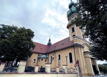 Nowa bazylika to najstarsza tyska parafia. 