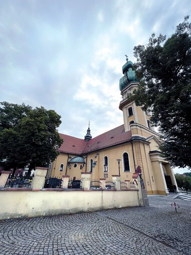 Nowa bazylika to najstarsza tyska parafia. 