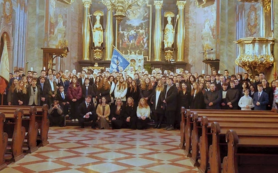 Wspólne świętowanie umacnia wiarę.