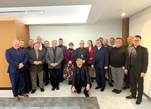 Zespół przygotowujący audycje religijne spotkał się z abp. Andrzejem Przybylskim i red. naczelną rozgłośni Eweliną Kosałką-Passią. 