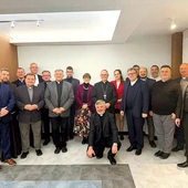 Zespół przygotowujący audycje religijne spotkał się z abp. Andrzejem Przybylskim i red. naczelną rozgłośni Eweliną Kosałką-Passią. 