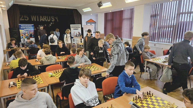 Zawody zostały rozegrane w kilku kategoriach wiekowych.