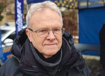  – Gdy zapada zmrok, wracają najgorsze myśli i wspomnienia, rozpacz utraty i niemoc wyjścia z tego. Gdy pojawia się ktoś,  wraz z nim wraca nadzieja – mówi J. Sukiennik.