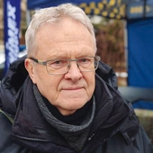  – Gdy zapada zmrok, wracają najgorsze myśli i wspomnienia, rozpacz utraty i niemoc wyjścia z tego. Gdy pojawia się ktoś,  wraz z nim wraca nadzieja – mówi J. Sukiennik.