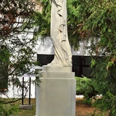  Figura po pracach konserwatorsko-restauratorskich jest zabezpieczona na kilka lat przed szkodliwym działaniem warunków atmosferycznych. W przyszłości będzie trzeba ją chronić pod zadaszeniem lub przenieść w miejsce wolne od negatywnego wpływu  pogody.