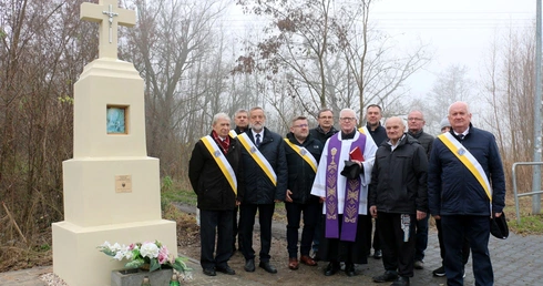Rycerze Kolumba odnowili kapliczkę