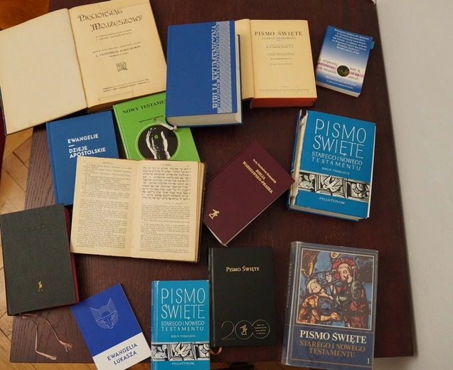 Dzieje trzech Biblii i "krzyże tłumaczy"