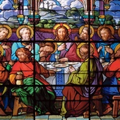 Jezus zachował wiele elementów żydowskiej uczty paschalnej, ale była to już pascha Mesjasza, której niezwykłym „dopełnieniem” była Jego śmierć.