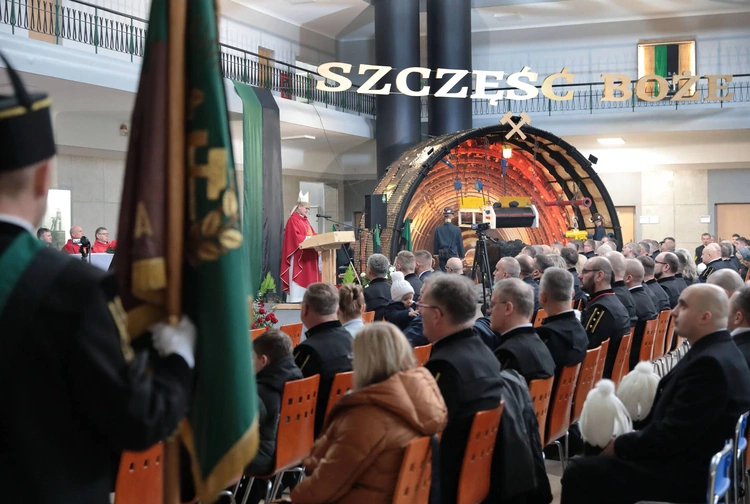 Uroczystości barbórkowe na kopalni Wesoła z udziałem abp. Andrzeja Przybylskiego