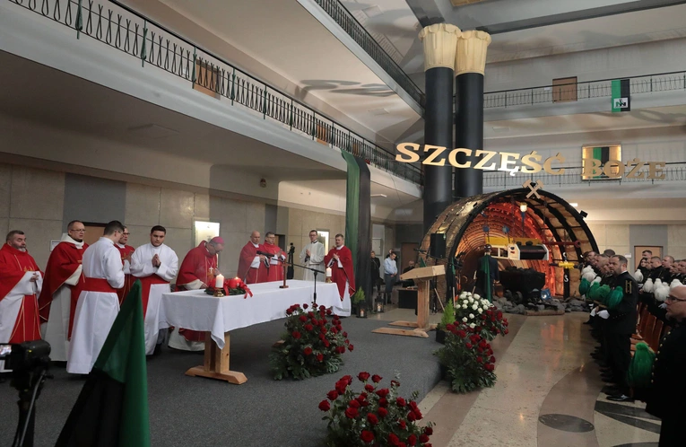 Uroczystości barbórkowe na kopalni Wesoła z udziałem abp. Andrzeja Przybylskiego