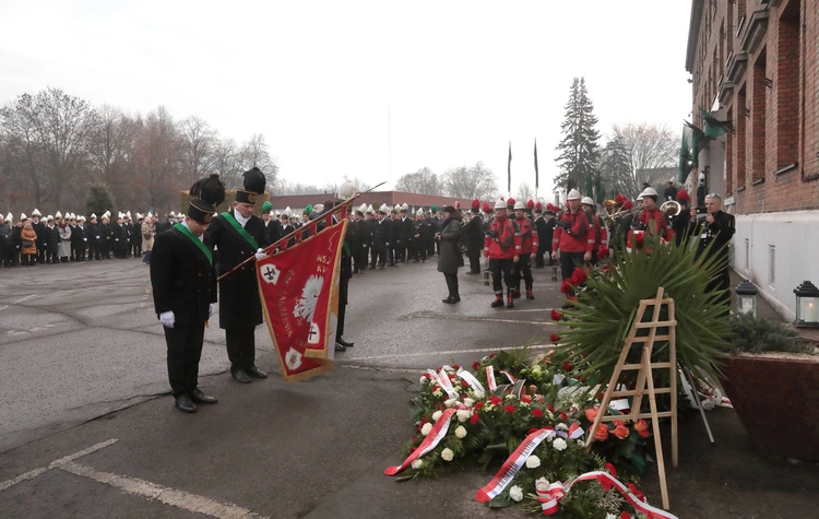 Uroczystości barbórkowe na kopalni Wesoła z udziałem abp. Andrzeja Przybylskiego