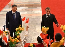Emmanuel Macron (P)i  Xi Jinping (L)