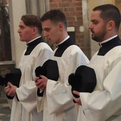 Obłóczyny oraz włączenie do grona kandydatów do diakonatu i prezbiteratu