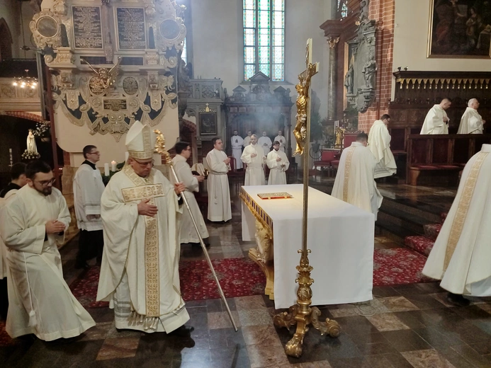 Przyjęcie stroju kapłańskiego