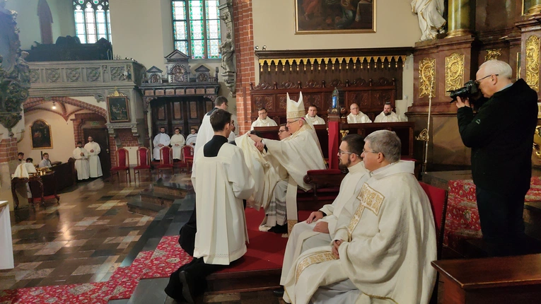 Przyjęcie stroju kapłańskiego