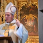 Gdańscy dominikanie z relikwiami św. Mikołaja