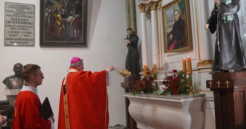 W Oławie z bł. Bernardem Lichtenbergiem. Jezus nie obiecuje spokoju i powodzenia, ale odbiera lęk