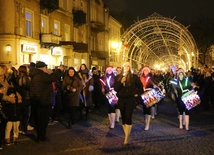 W Radomiu rozbłysła świąteczna iluminacja