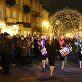 W Radomiu rozbłysła świąteczna iluminacja