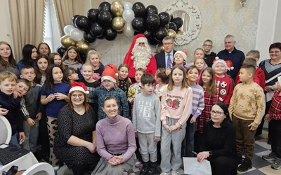 Paczki dla podopiecznych "Arki"