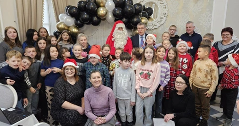 Paczki dla podopiecznych "Arki"