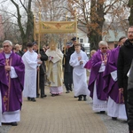 Poświęcenie odnowionych ołtarzy w kościele w Borowej k. Mielca