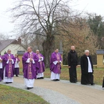 Poświęcenie odnowionych ołtarzy w kościele w Borowej k. Mielca