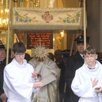 Poświęcenie odnowionych ołtarzy w kościele w Borowej k. Mielca