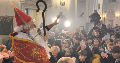 Święty z nieba na Bielanach