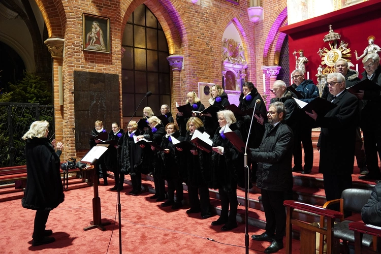 Z Niepokalanie Poczętą w katedrze wrocławskiej