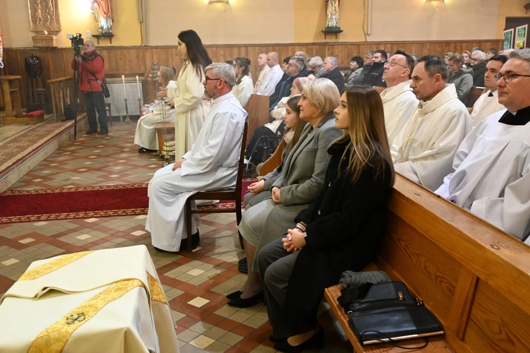 To godność nie dla chwały ludzkiej, ale dla służby