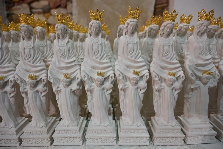 Matka Boża Królowa Zaspy ukoronowana