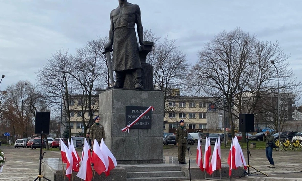 Chorzów. Odnowiony Pomnik Powstańca Śląskiego ponownie odsłonięty