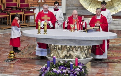 Msza św. barbórkowa w jawiszowickim kościele Matki Bożej Bolesnej. 