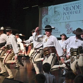  Taniec zbójnicki wykonują perfekcyjnie.