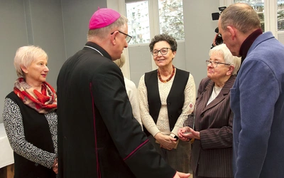 Biskup Zadarko wręczył statuetki wdzięczności najbardziej aktywnym zespołom.
