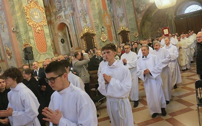  Centrum świętowania była Eucharystia.