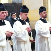 Kandydaci pochodzą  z parafii pw. NMP Królowej Polski w Brzegu Dolnym,  pw. św. Jadwigi Śl. we Wrocławiu- -Leśnicy i pw. św. Wawrzyńca  we Wrocławiu-Żernikach.