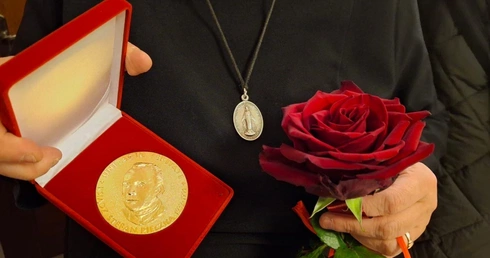 S. Paulina Szczepańczyk SMI z medalem "Unitas in Veritate"