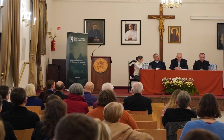 Papieski Wydział Teologiczny we Wrocławiu. Skarby Pisma Świętego i znoje tłumaczy biblijnych ksiąg