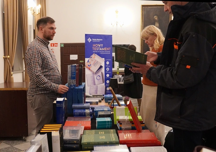 Papieski Wydział Teologiczny we Wrocławiu. Skarby Pisma Świętego i znoje tłumaczy biblijnych ksiąg