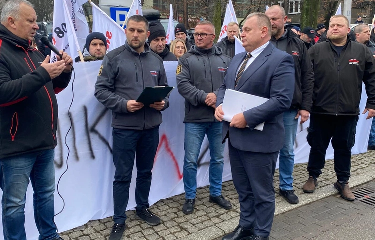 Katowice. Górniczy protest przed Ministerstwem Energii