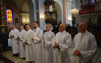 Służyć bezinteresownie z miłością