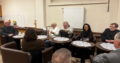 Modlitwa, adoracja i czas zatrzymania