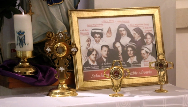 Bł. Ewa i bł. Marta w kaplicy szpitalnej we Wrocławiu