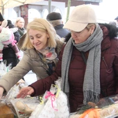"Kraj prawych ludzi", czyli anioły na jarmarku z misją w Burkina Faso