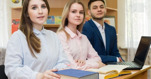 Liceum dla dorosłych – matura w Twoim tempie. Jak to działa i dlaczego warto?