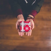 Pomysły na prezent dla osoby wierzącej na święta