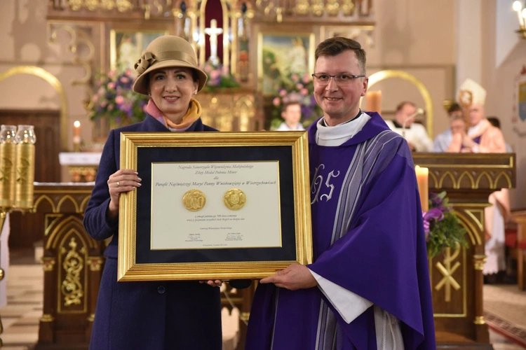 Na kolanach i rowerze